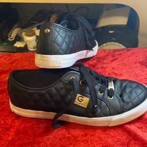Guess quilted sneakers Sz 8 1/2. Black, mint cond.